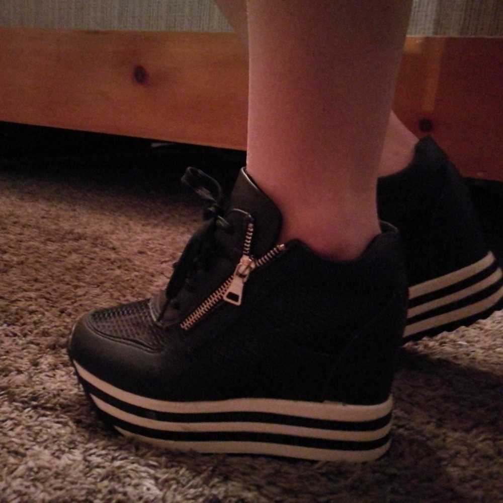 Korean platform wedge tennis shoe/athletic wear